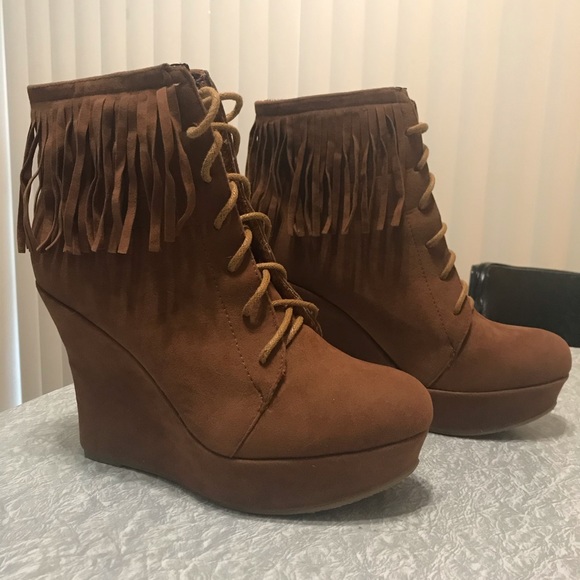 🎆 Bamboo fringe boho faux suede wedge ankle bootie - Picture 4 of 7
